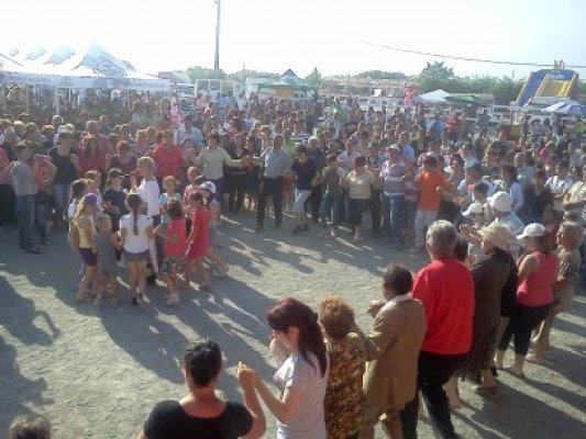 Sărbătoare la Lumina. Primarul cheamă localnicii la distracţie şi voie bună